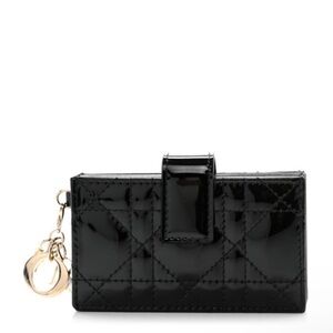 🔥 CHRISTIAN DIOR 🔥 Like new , full inclusion WALLET ‘24